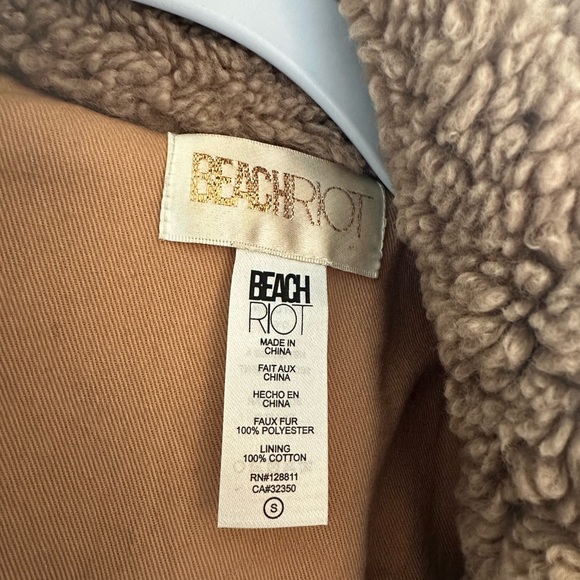 Beach Riot Laurie Sherpa Jacket in Warm Taupe - Picture 4 of 4